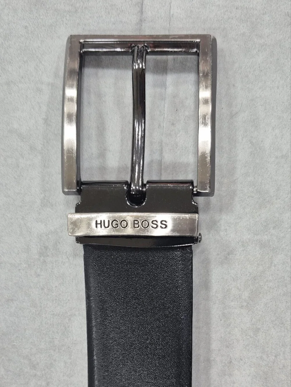 Hugo Boss reversible belt men's 44 black smooth and pebbled square buckle